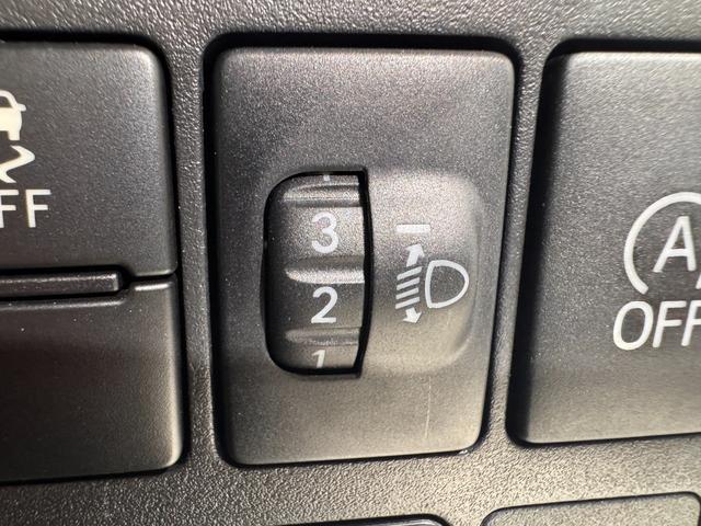 ハイゼットカーゴ スペシャルＳＡＩＩＩ　純正ナビ　スマートアシスト　ＥＴＣ　衝突軽減ブレーキ　オートハイビーム　Ｂｌｕｅｔｏｏｔｈ　テレビ　ＤＶＤ　ＣＤ　スライドドア　アイドリングストップ　キーレスキー　エアコン　横滑り防止（50枚目）