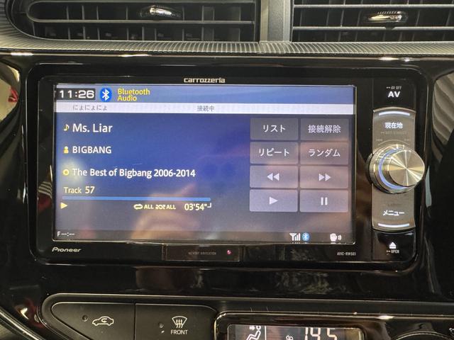 アクア Ｓ　メモリーナビ　Ｂｌｕｅｔｏｏｔｈ　エンジンスターター　横滑り防止　ステアリングリモコン　キーレスキー　ＤＶＤ　ＣＤ　電動格納ミラー　オートエアコン　パワーウインドウ（10枚目）