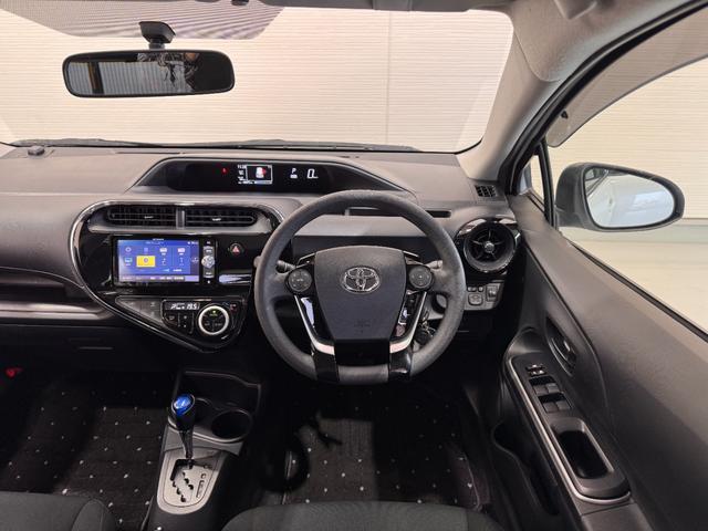 アクア Ｓ　メモリーナビ　Ｂｌｕｅｔｏｏｔｈ　エンジンスターター　横滑り防止　ステアリングリモコン　キーレスキー　ＤＶＤ　ＣＤ　電動格納ミラー　オートエアコン　パワーウインドウ（19枚目）