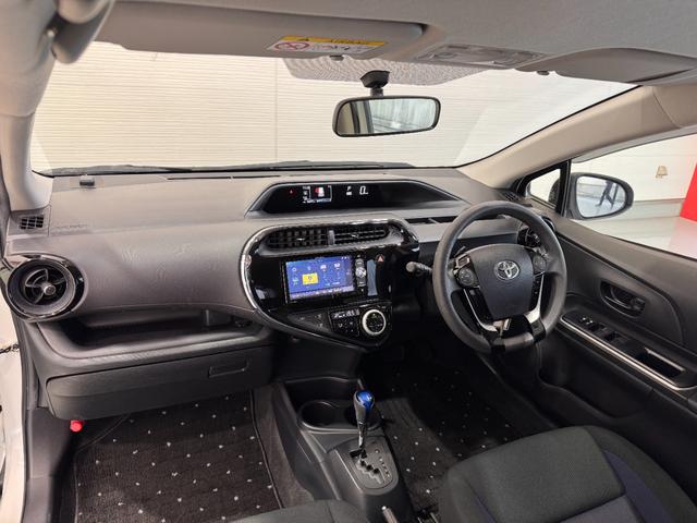 アクア Ｓ　メモリーナビ　Ｂｌｕｅｔｏｏｔｈ　エンジンスターター　横滑り防止　ステアリングリモコン　キーレスキー　ＤＶＤ　ＣＤ　電動格納ミラー　オートエアコン　パワーウインドウ（21枚目）