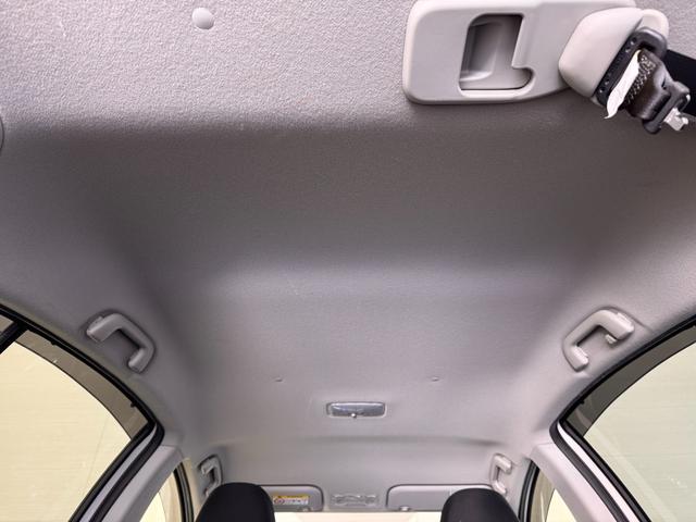 アクア Ｓ　メモリーナビ　Ｂｌｕｅｔｏｏｔｈ　エンジンスターター　横滑り防止　ステアリングリモコン　キーレスキー　ＤＶＤ　ＣＤ　電動格納ミラー　オートエアコン　パワーウインドウ（26枚目）