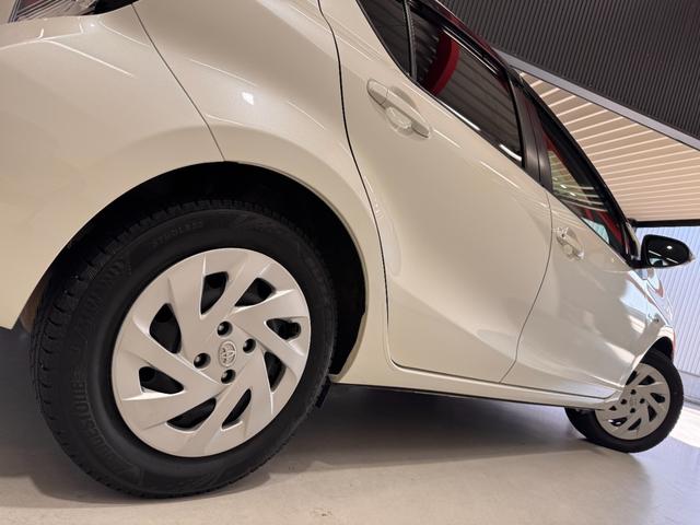 アクア Ｓ　メモリーナビ　Ｂｌｕｅｔｏｏｔｈ　エンジンスターター　横滑り防止　ステアリングリモコン　キーレスキー　ＤＶＤ　ＣＤ　電動格納ミラー　オートエアコン　パワーウインドウ（30枚目）