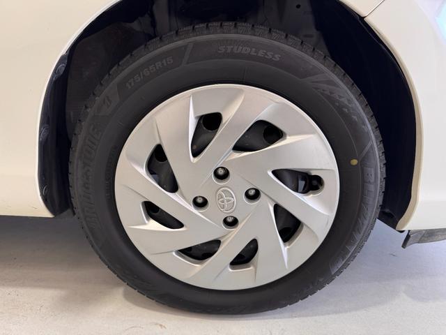 アクア Ｓ　メモリーナビ　Ｂｌｕｅｔｏｏｔｈ　エンジンスターター　横滑り防止　ステアリングリモコン　キーレスキー　ＤＶＤ　ＣＤ　電動格納ミラー　オートエアコン　パワーウインドウ（32枚目）