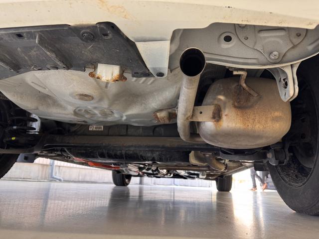 アクア Ｓ　メモリーナビ　Ｂｌｕｅｔｏｏｔｈ　エンジンスターター　横滑り防止　ステアリングリモコン　キーレスキー　ＤＶＤ　ＣＤ　電動格納ミラー　オートエアコン　パワーウインドウ（36枚目）