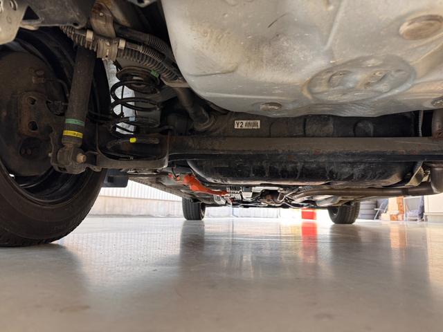 アクア Ｓ　メモリーナビ　Ｂｌｕｅｔｏｏｔｈ　エンジンスターター　横滑り防止　ステアリングリモコン　キーレスキー　ＤＶＤ　ＣＤ　電動格納ミラー　オートエアコン　パワーウインドウ（37枚目）