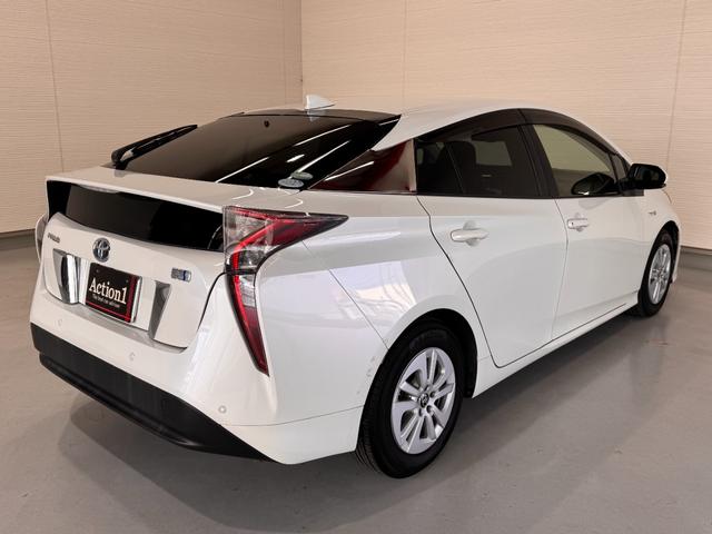 プリウス Ｓセーフティプラス　ワンオーナー　純正９インチナビ　ＨＵＤ　クリアランスソナー　ＥＴＣ　バックカメラ　レーンアシスト　レーダークルーズコントロール　Ｂｌｕｅｔｏｏｔｈ　フルセグＴＶ　ＤＶＤ　Ｐアシスト　純正１５インチＡＷ（6枚目）