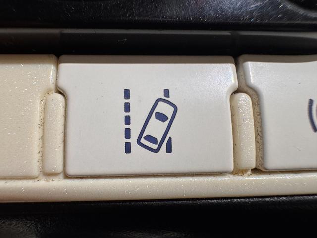 プリウス Ｓセーフティプラス　ワンオーナー　純正９インチナビ　ＨＵＤ　クリアランスソナー　ＥＴＣ　バックカメラ　レーンアシスト　レーダークルーズコントロール　Ｂｌｕｅｔｏｏｔｈ　フルセグＴＶ　ＤＶＤ　Ｐアシスト　純正１５インチＡＷ（14枚目）