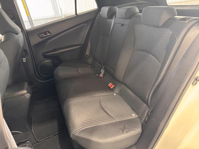 プリウス Ｓセーフティプラス　ワンオーナー　純正９インチナビ　ＨＵＤ　クリアランスソナー　ＥＴＣ　バックカメラ　レーンアシスト　レーダークルーズコントロール　Ｂｌｕｅｔｏｏｔｈ　フルセグＴＶ　ＤＶＤ　Ｐアシスト　純正１５インチＡＷ（29枚目）