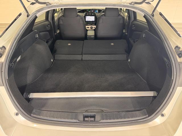 プリウス Ｓセーフティプラス　ワンオーナー　純正９インチナビ　ＨＵＤ　クリアランスソナー　ＥＴＣ　バックカメラ　レーンアシスト　レーダークルーズコントロール　Ｂｌｕｅｔｏｏｔｈ　フルセグＴＶ　ＤＶＤ　Ｐアシスト　純正１５インチＡＷ（32枚目）