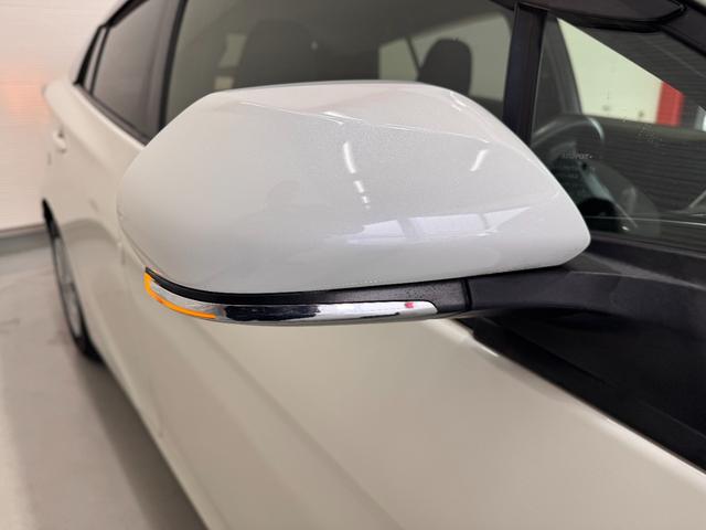 プリウス Ｓセーフティプラス　ワンオーナー　純正９インチナビ　ＨＵＤ　クリアランスソナー　ＥＴＣ　バックカメラ　レーンアシスト　レーダークルーズコントロール　Ｂｌｕｅｔｏｏｔｈ　フルセグＴＶ　ＤＶＤ　Ｐアシスト　純正１５インチＡＷ（46枚目）