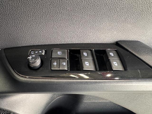 プリウス Ｓセーフティプラス　ワンオーナー　純正９インチナビ　ＨＵＤ　クリアランスソナー　ＥＴＣ　バックカメラ　レーンアシスト　レーダークルーズコントロール　Ｂｌｕｅｔｏｏｔｈ　フルセグＴＶ　ＤＶＤ　Ｐアシスト　純正１５インチＡＷ（51枚目）