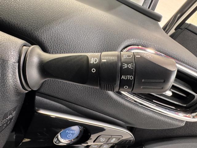 プリウス Ｓセーフティプラス　ワンオーナー　純正９インチナビ　ＨＵＤ　クリアランスソナー　ＥＴＣ　バックカメラ　レーンアシスト　レーダークルーズコントロール　Ｂｌｕｅｔｏｏｔｈ　フルセグＴＶ　ＤＶＤ　Ｐアシスト　純正１５インチＡＷ（52枚目）