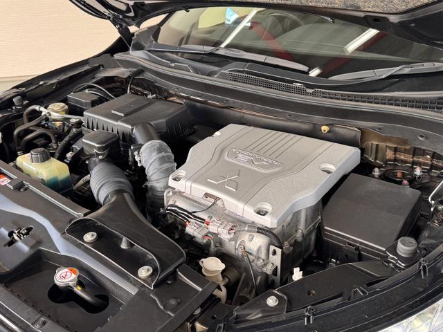 エクリプスクロスＰＨＥＶ Ｇ　ｅ－Ａｓｓｉｓｔ　レーダークルーズコントロール　シートーヒーター　ＨＵＤ　ステアリングヒーター　ＢＳＭ　バックモニター　クリアランスソナー　充電ケーブル　フルセグ　パドルシフト　電動パーキングブレーキ（14枚目）