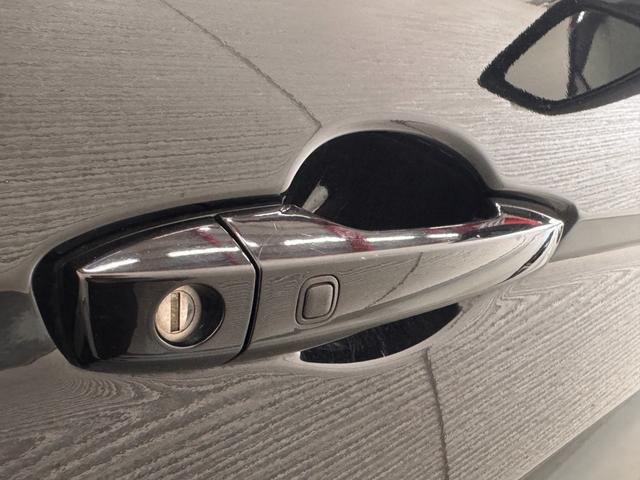 エクリプスクロスＰＨＥＶ Ｇ　ｅ－Ａｓｓｉｓｔ　レーダークルーズコントロール　シートーヒーター　ＨＵＤ　ステアリングヒーター　ＢＳＭ　バックモニター　クリアランスソナー　充電ケーブル　フルセグ　パドルシフト　電動パーキングブレーキ（21枚目）