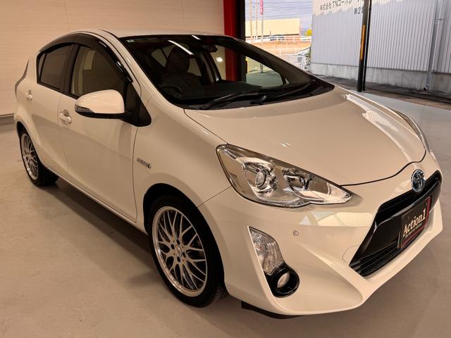 アクア G 純正ナビ クリアランスソナー ドラレコ クルーズコントロール ETC Bカメラ レーンアシスト 衝突軽減ブレーキ 社外17インチAW LEDヘッド Bluetooth フルセグTV シートカバー(3枚目)