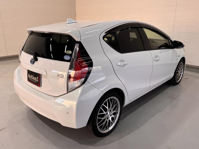 アクア G 純正ナビ クリアランスソナー ドラレコ クルーズコントロール ETC Bカメラ レーンアシスト 衝突軽減ブレーキ 社外17インチAW LEDヘッド Bluetooth フルセグTV シートカバー(6枚目)