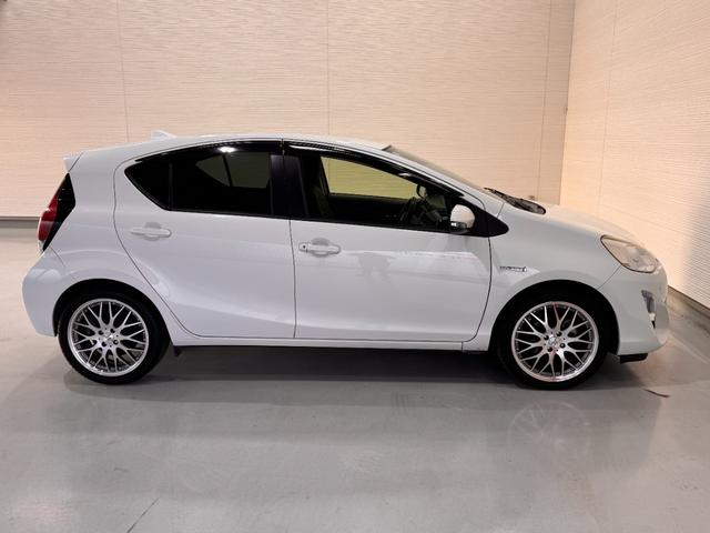 アクア G 純正ナビ クリアランスソナー ドラレコ クルーズコントロール ETC Bカメラ レーンアシスト 衝突軽減ブレーキ 社外17インチAW LEDヘッド Bluetooth フルセグTV シートカバー(22枚目)