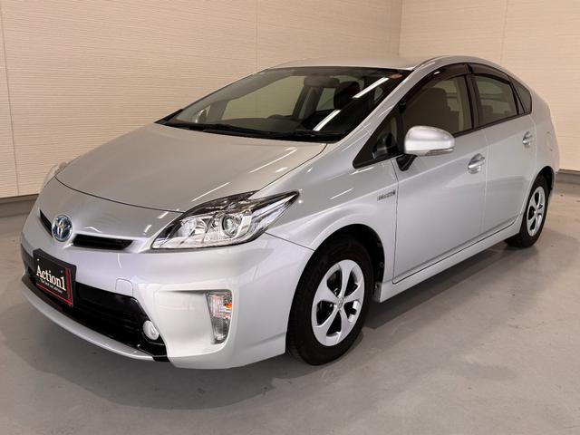 プリウス Ｓ　純正ナビ　バックカメラ　ＥＴＣ　ドライブレコーダー　Ｂｌｕｅｔｏｏｔｈ　フルセグＴＶ　ＤＶＤ　ＣＤ　純正１５インチＡＷ　ＨＩＤヘッドライト　オートライト　オートエアコン　プッシュスタート　スマートキー（4枚目）