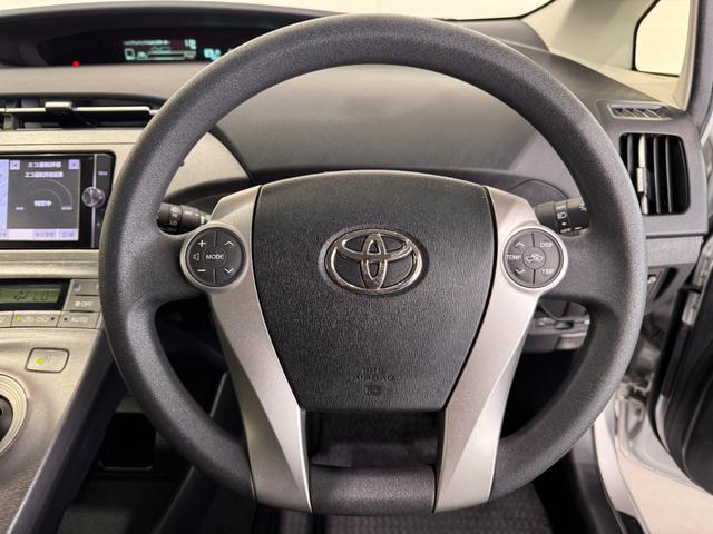 プリウス Ｓ　純正ナビ　バックカメラ　ＥＴＣ　ドライブレコーダー　Ｂｌｕｅｔｏｏｔｈ　フルセグＴＶ　ＤＶＤ　ＣＤ　純正１５インチＡＷ　ＨＩＤヘッドライト　オートライト　オートエアコン　プッシュスタート　スマートキー（7枚目）