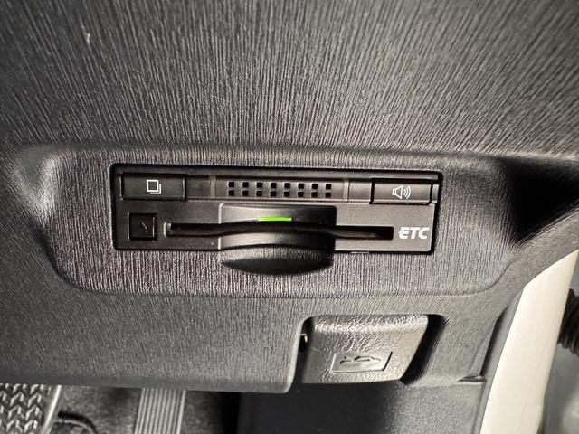 プリウス Ｓ　純正ナビ　バックカメラ　ＥＴＣ　ドライブレコーダー　Ｂｌｕｅｔｏｏｔｈ　フルセグＴＶ　ＤＶＤ　ＣＤ　純正１５インチＡＷ　ＨＩＤヘッドライト　オートライト　オートエアコン　プッシュスタート　スマートキー（13枚目）