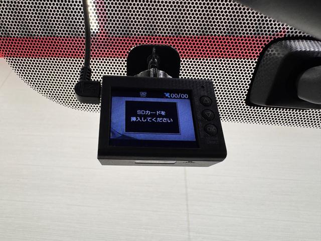 プリウス Ｓ　純正ナビ　バックカメラ　ＥＴＣ　ドライブレコーダー　Ｂｌｕｅｔｏｏｔｈ　フルセグＴＶ　ＤＶＤ　ＣＤ　純正１５インチＡＷ　ＨＩＤヘッドライト　オートライト　オートエアコン　プッシュスタート　スマートキー（14枚目）