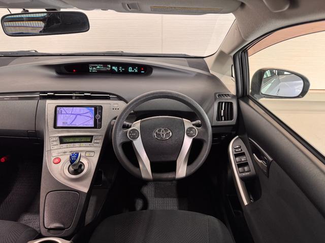 プリウス Ｓ　純正ナビ　バックカメラ　ＥＴＣ　ドライブレコーダー　Ｂｌｕｅｔｏｏｔｈ　フルセグＴＶ　ＤＶＤ　ＣＤ　純正１５インチＡＷ　ＨＩＤヘッドライト　オートライト　オートエアコン　プッシュスタート　スマートキー（21枚目）