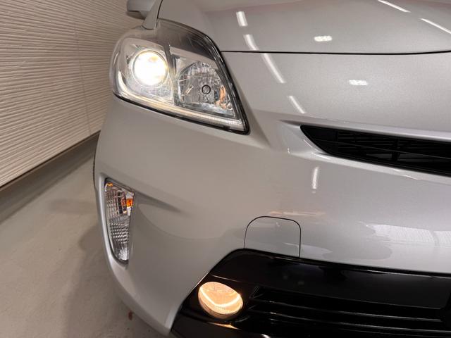 プリウス Ｓ　純正ナビ　バックカメラ　ＥＴＣ　ドライブレコーダー　Ｂｌｕｅｔｏｏｔｈ　フルセグＴＶ　ＤＶＤ　ＣＤ　純正１５インチＡＷ　ＨＩＤヘッドライト　オートライト　オートエアコン　プッシュスタート　スマートキー（31枚目）