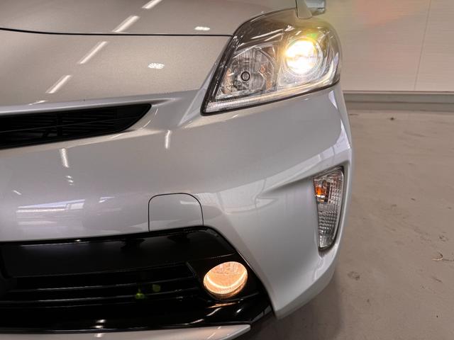 プリウス Ｓ　純正ナビ　バックカメラ　ＥＴＣ　ドライブレコーダー　Ｂｌｕｅｔｏｏｔｈ　フルセグＴＶ　ＤＶＤ　ＣＤ　純正１５インチＡＷ　ＨＩＤヘッドライト　オートライト　オートエアコン　プッシュスタート　スマートキー（32枚目）