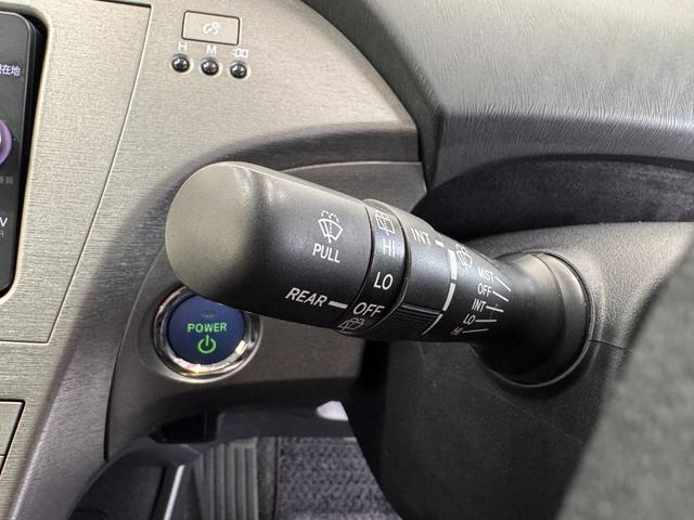 プリウス Ｓ　純正ナビ　バックカメラ　ＥＴＣ　ドライブレコーダー　Ｂｌｕｅｔｏｏｔｈ　フルセグＴＶ　ＤＶＤ　ＣＤ　純正１５インチＡＷ　ＨＩＤヘッドライト　オートライト　オートエアコン　プッシュスタート　スマートキー（47枚目）