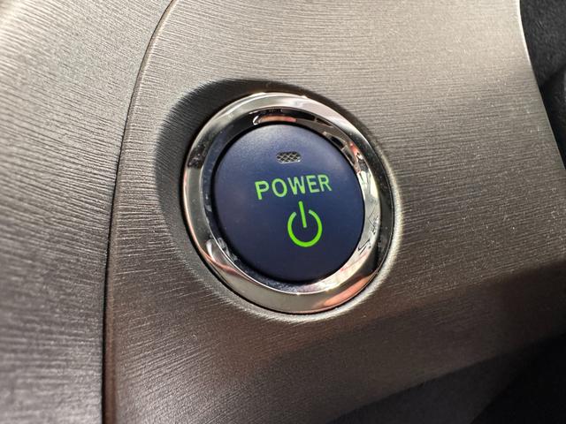 プリウス Ｓ　純正ナビ　バックカメラ　ＥＴＣ　ドライブレコーダー　Ｂｌｕｅｔｏｏｔｈ　フルセグＴＶ　ＤＶＤ　ＣＤ　純正１５インチＡＷ　ＨＩＤヘッドライト　オートライト　オートエアコン　プッシュスタート　スマートキー（51枚目）