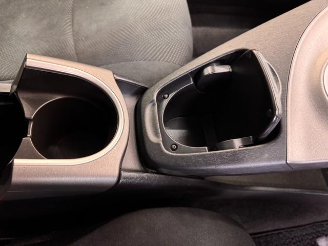 プリウス Ｓ　純正ナビ　バックカメラ　ＥＴＣ　ドライブレコーダー　Ｂｌｕｅｔｏｏｔｈ　フルセグＴＶ　ＤＶＤ　ＣＤ　純正１５インチＡＷ　ＨＩＤヘッドライト　オートライト　オートエアコン　プッシュスタート　スマートキー（59枚目）