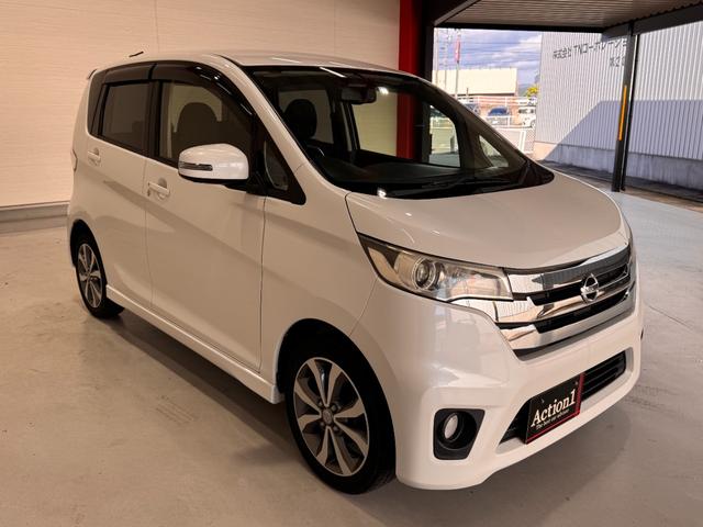 デイズ ハイウェイスター　Ｇ　純正ナビ　アラウンドビューモニター　ＥＴＣ　シートヒーター　アイドリングストップ　Ｂｌｕｅｔｏｏｔｈ　フルセグＴＶ　純正１５インチアルミ　ＨＩＤヘッドライト　プッシュスタート　スマートキー（3枚目）