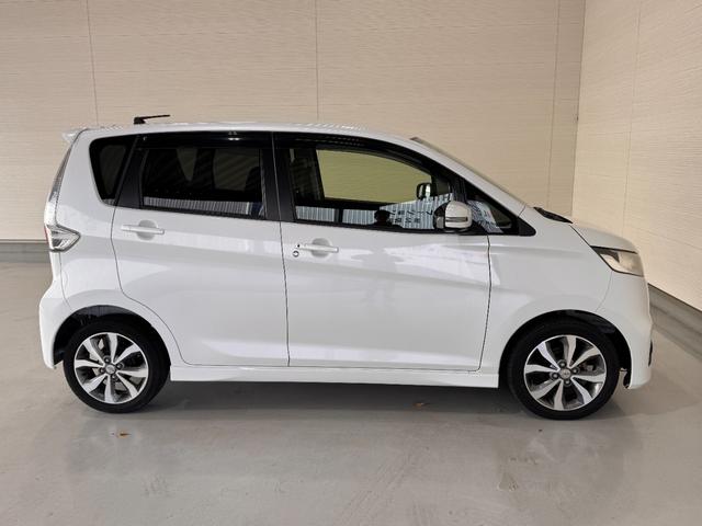 デイズ ハイウェイスター　Ｇ　純正ナビ　アラウンドビューモニター　ＥＴＣ　シートヒーター　アイドリングストップ　Ｂｌｕｅｔｏｏｔｈ　フルセグＴＶ　純正１５インチアルミ　ＨＩＤヘッドライト　プッシュスタート　スマートキー（20枚目）