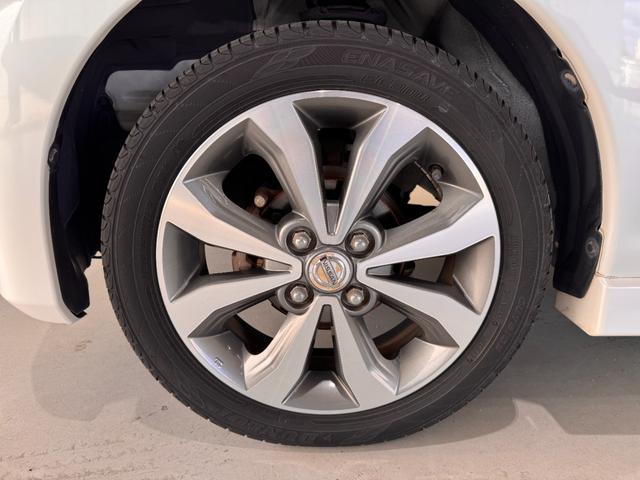 デイズ ハイウェイスター　Ｇ　純正ナビ　アラウンドビューモニター　ＥＴＣ　シートヒーター　アイドリングストップ　Ｂｌｕｅｔｏｏｔｈ　フルセグＴＶ　純正１５インチアルミ　ＨＩＤヘッドライト　プッシュスタート　スマートキー（32枚目）