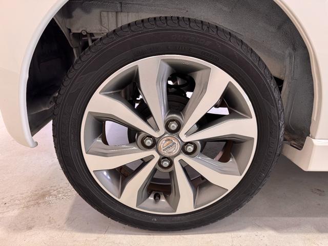 デイズ ハイウェイスター　Ｇ　純正ナビ　アラウンドビューモニター　ＥＴＣ　シートヒーター　アイドリングストップ　Ｂｌｕｅｔｏｏｔｈ　フルセグＴＶ　純正１５インチアルミ　ＨＩＤヘッドライト　プッシュスタート　スマートキー（33枚目）