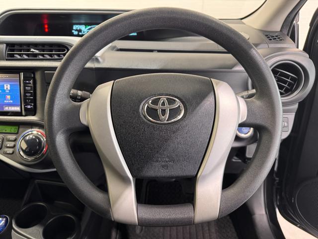 アクア Ｓ　モデリスタエアロ　メモリーナビ　ＥＴＣ　バックカメラ　Ｂｌｕｅｔｏｏｔｈ　フルセグＴＶ　純正１５インチアルミ　プッシュスタート　スマートキー　オートエアコン　オートライト　ライトレベライザー（8枚目）