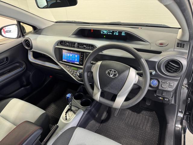 アクア Ｓ　モデリスタエアロ　メモリーナビ　ＥＴＣ　バックカメラ　Ｂｌｕｅｔｏｏｔｈ　フルセグＴＶ　純正１５インチアルミ　プッシュスタート　スマートキー　オートエアコン　オートライト　ライトレベライザー（14枚目）