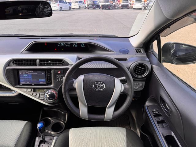 アクア Ｓ　モデリスタエアロ　メモリーナビ　ＥＴＣ　バックカメラ　Ｂｌｕｅｔｏｏｔｈ　フルセグＴＶ　純正１５インチアルミ　プッシュスタート　スマートキー　オートエアコン　オートライト　ライトレベライザー（15枚目）