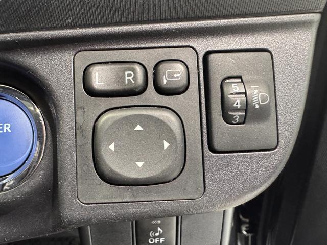 アクア Ｓ　モデリスタエアロ　メモリーナビ　ＥＴＣ　バックカメラ　Ｂｌｕｅｔｏｏｔｈ　フルセグＴＶ　純正１５インチアルミ　プッシュスタート　スマートキー　オートエアコン　オートライト　ライトレベライザー（40枚目）