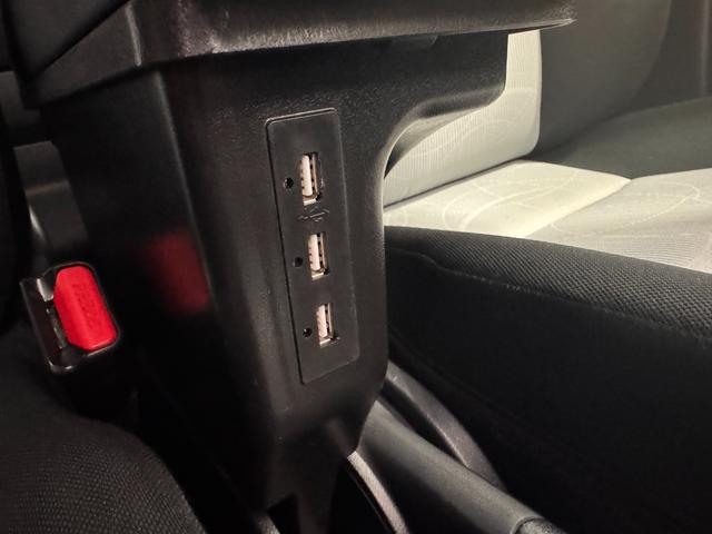 アクア Ｓ　モデリスタエアロ　メモリーナビ　ＥＴＣ　バックカメラ　Ｂｌｕｅｔｏｏｔｈ　フルセグＴＶ　純正１５インチアルミ　プッシュスタート　スマートキー　オートエアコン　オートライト　ライトレベライザー（41枚目）