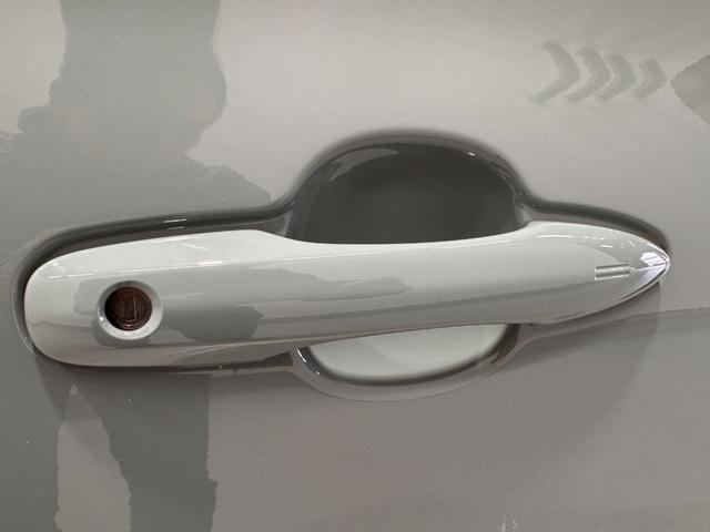 シエンタ ハイブリッドＺ　純正１０．５型ディスプレイオーディオ　アラウンドビューモニター　ａｐｐｌｅｃａｒｐｌａｙ　アダプティブクルーズコントロール　ＢＳＭ　両側Ｐスラドア　ＥＴＣ　ドラレコ　レーンアシスト　ＡＣ１００Ｖ電源（50枚目）