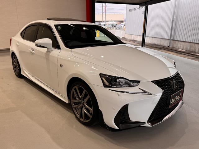 ＩＳ ＩＳ３５０　Ｆスポーツ　サンルーフ　ＴＲＤエアロ　ＴＲＤマフラー　純正１０．３インチナビ　黒革シート　ＢＳＭ　アダプティブクルコン　ＥＴＣ２．０　Ｂカメラ　ドラレコ　シートヒーター　クリアランスソナー　純正１８インチＡＷ（4枚目）