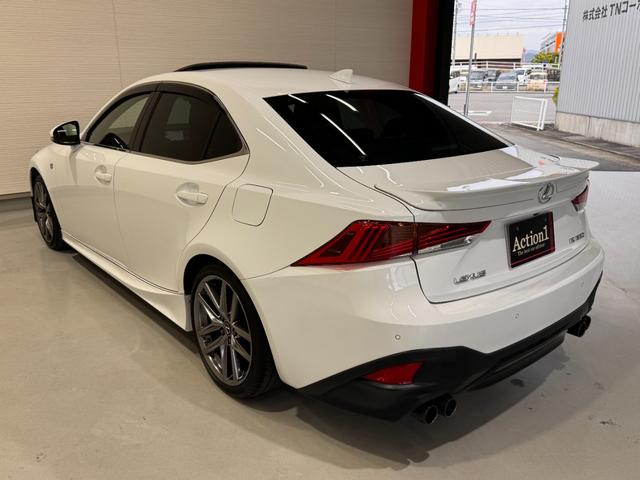 ＩＳ ＩＳ３５０　Ｆスポーツ　サンルーフ　ＴＲＤエアロ　ＴＲＤマフラー　純正１０．３インチナビ　黒革シート　ＢＳＭ　アダプティブクルコン　ＥＴＣ２．０　Ｂカメラ　ドラレコ　シートヒーター　クリアランスソナー　純正１８インチＡＷ（6枚目）