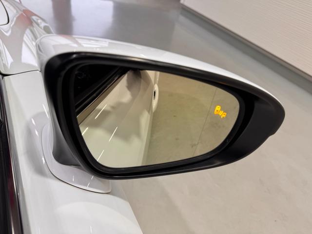 ＩＳ ＩＳ３５０　Ｆスポーツ　サンルーフ　ＴＲＤエアロ　ＴＲＤマフラー　純正１０．３インチナビ　黒革シート　ＢＳＭ　アダプティブクルコン　ＥＴＣ２．０　Ｂカメラ　ドラレコ　シートヒーター　クリアランスソナー　純正１８インチＡＷ（9枚目）