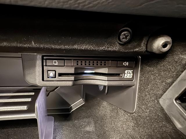 ＩＳ ＩＳ３５０　Ｆスポーツ　サンルーフ　ＴＲＤエアロ　ＴＲＤマフラー　純正１０．３インチナビ　黒革シート　ＢＳＭ　アダプティブクルコン　ＥＴＣ２．０　Ｂカメラ　ドラレコ　シートヒーター　クリアランスソナー　純正１８インチＡＷ（16枚目）