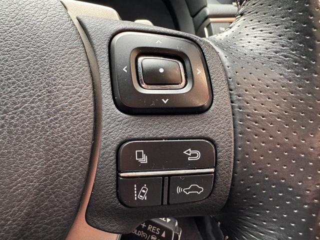 ＩＳ ＩＳ３５０　Ｆスポーツ　サンルーフ　ＴＲＤエアロ　ＴＲＤマフラー　純正１０．３インチナビ　黒革シート　ＢＳＭ　アダプティブクルコン　ＥＴＣ２．０　Ｂカメラ　ドラレコ　シートヒーター　クリアランスソナー　純正１８インチＡＷ（22枚目）