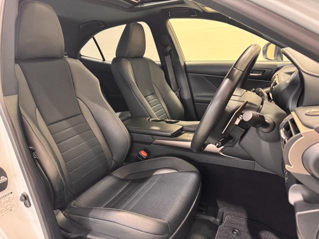 ＩＳ ＩＳ３５０　Ｆスポーツ　サンルーフ　ＴＲＤエアロ　ＴＲＤマフラー　純正１０．３インチナビ　黒革シート　ＢＳＭ　アダプティブクルコン　ＥＴＣ２．０　Ｂカメラ　ドラレコ　シートヒーター　クリアランスソナー　純正１８インチＡＷ（28枚目）