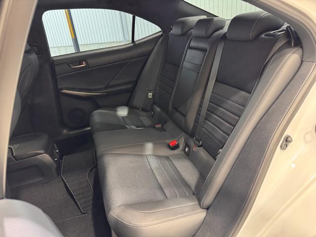 ＩＳ ＩＳ３５０　Ｆスポーツ　サンルーフ　ＴＲＤエアロ　ＴＲＤマフラー　純正１０．３インチナビ　黒革シート　ＢＳＭ　アダプティブクルコン　ＥＴＣ２．０　Ｂカメラ　ドラレコ　シートヒーター　クリアランスソナー　純正１８インチＡＷ（34枚目）