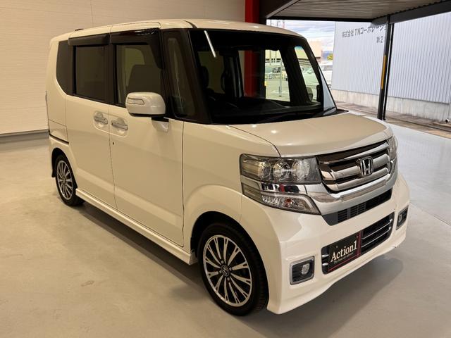 Ｎ－ＢＯＸカスタム Ｇ　ターボＳＳパッケージ　純正ナビ　両側Ｐスラドア　シートヒーター　ＥＴＣ　バックカメラ　フルセグ　クルーズコントロール　ＣＴＢＡ　ドライブレコーダー　ハーフレザーシート　純正１５インチＡＷ　ＨＩＤヘッドライト　横滑り防止（3枚目）