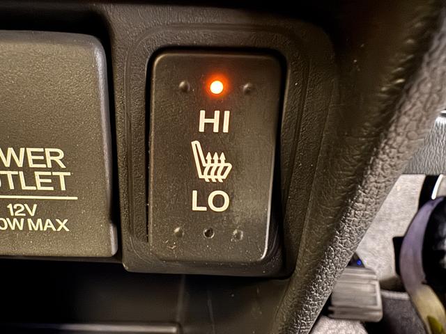 Ｎ－ＢＯＸカスタム Ｇ　ターボＳＳパッケージ　純正ナビ　両側Ｐスラドア　シートヒーター　ＥＴＣ　バックカメラ　フルセグ　クルーズコントロール　ＣＴＢＡ　ドライブレコーダー　ハーフレザーシート　純正１５インチＡＷ　ＨＩＤヘッドライト　横滑り防止（13枚目）